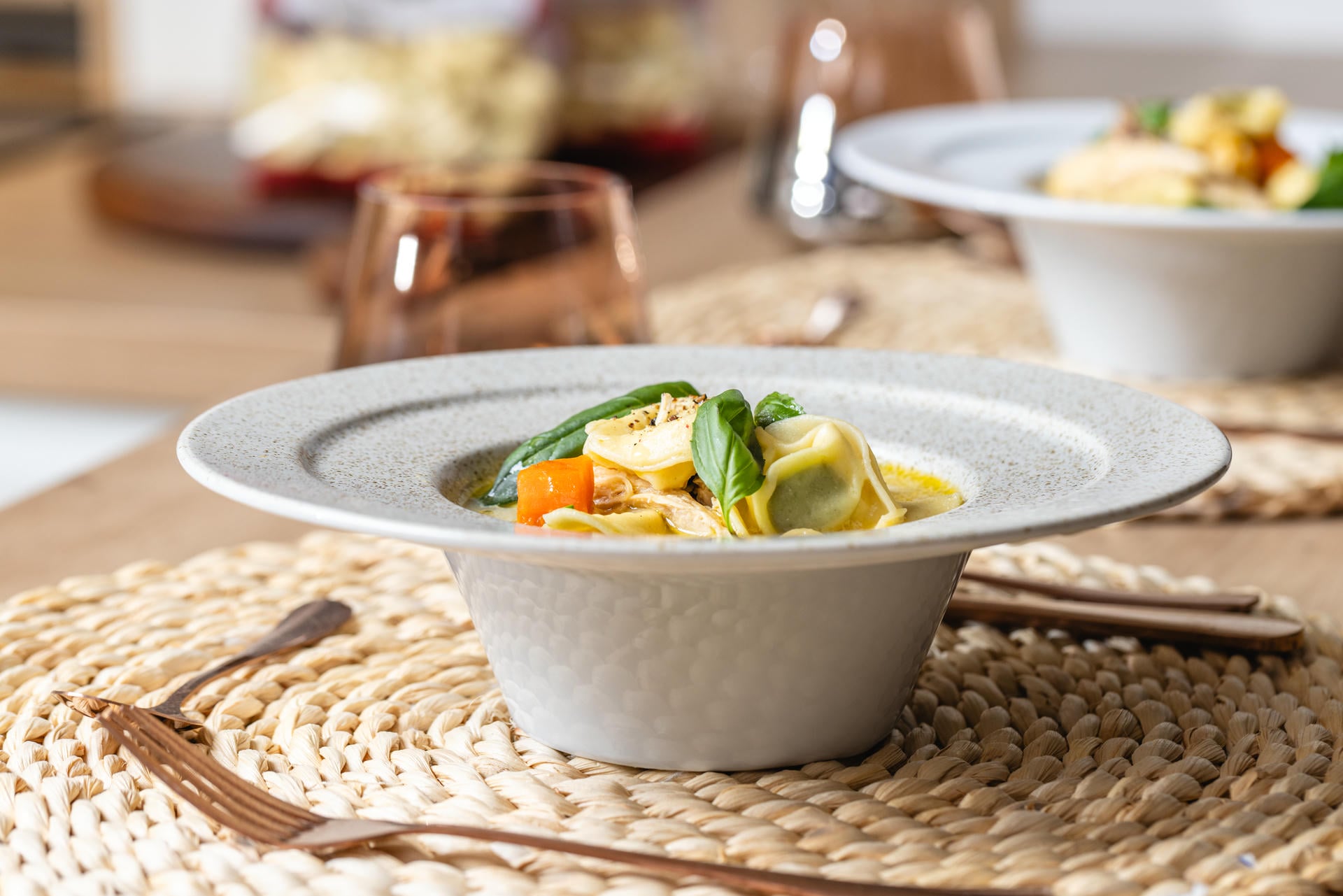Pileća juha s tortellonima ricotta & špinat